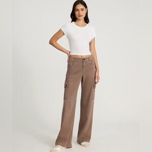 Express Mid Rise Relaxed Cargo Trouser - color Mushroom